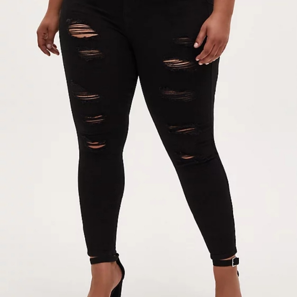 Torrid Bombshell Skinny 22R
